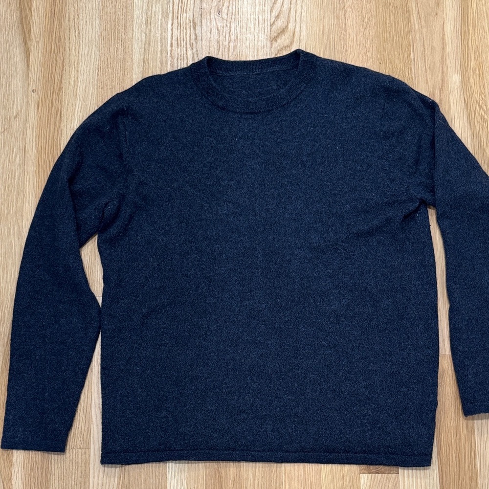 Men's Navy Sweater artifact 100% Merino wool